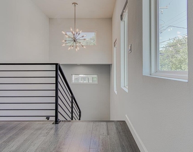 2406 E 16th St - Photo Thumbnail 8