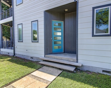 2406 E 16th St - Photo Thumbnail 5