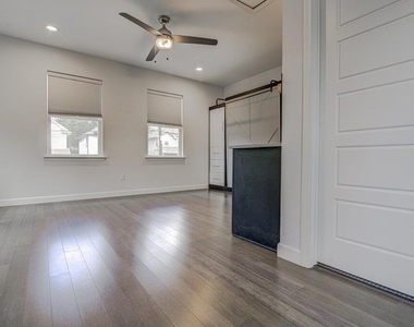 2406 E 16th St - Photo Thumbnail 34