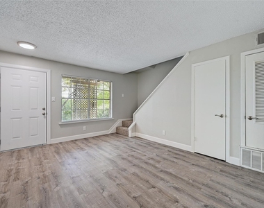 1200 Banister Ln - Photo Thumbnail 4