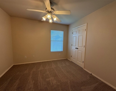 511 W South St - Photo Thumbnail 10