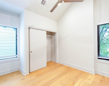 1118 Walton Ln - Photo Thumbnail 6