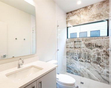 1118 Walton Ln - Photo Thumbnail 8