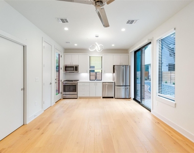 1118 Walton Ln - Photo Thumbnail 3