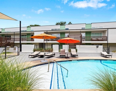 2200 Dickson Dr - Photo Thumbnail 24
