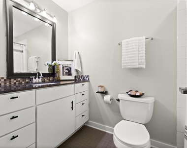 2200 Dickson Dr - Photo Thumbnail 21