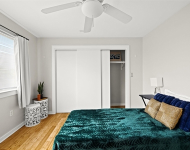 2200 Dickson Dr - Photo Thumbnail 18