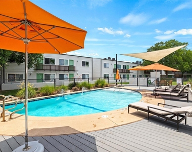 2200 Dickson Dr - Photo Thumbnail 23