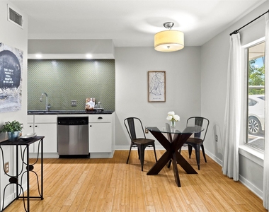 2200 Dickson Dr - Photo Thumbnail 9