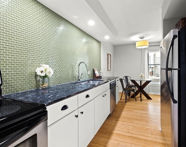 2200 Dickson Dr - Photo Thumbnail 13