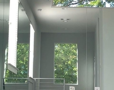 6913 Providence Ave - Photo Thumbnail 4