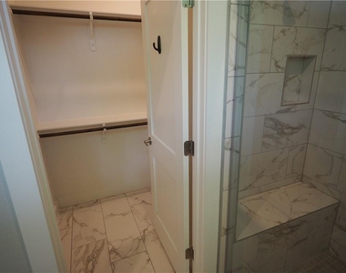 6913 Providence Ave - Photo Thumbnail 15