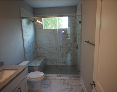 6913 Providence Ave - Photo Thumbnail 22