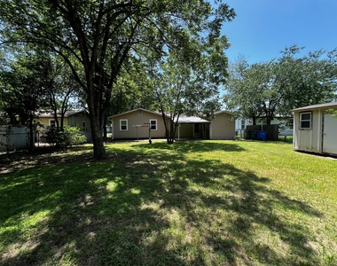 409 Oscar St - Photo Thumbnail 14