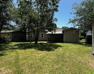 409 Oscar St - Photo Thumbnail 15