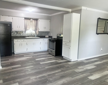 409 Oscar St - Photo Thumbnail 2