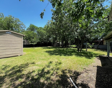 409 Oscar St - Photo Thumbnail 13