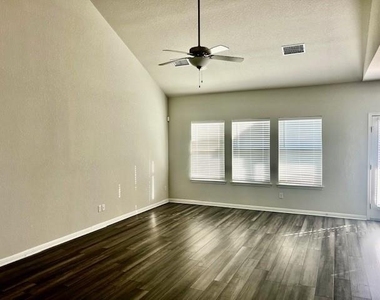 102 Ostracoda Ln - Photo Thumbnail 3