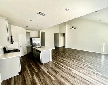 102 Ostracoda Ln - Photo Thumbnail 2