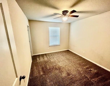 102 Ostracoda Ln - Photo Thumbnail 8