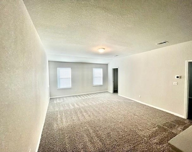 102 Ostracoda Ln - Photo Thumbnail 5
