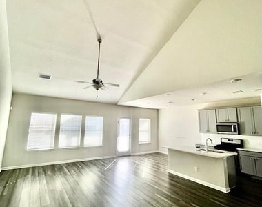 102 Ostracoda Ln - Photo Thumbnail 4