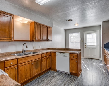 106 Verna Spur - Photo Thumbnail 7