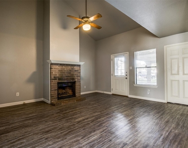 106 Verna Spur - Photo Thumbnail 4