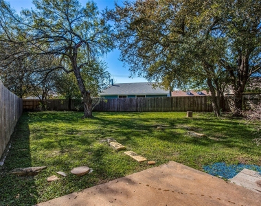 106 Verna Spur - Photo Thumbnail 22