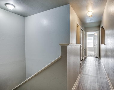 106 Verna Spur - Photo Thumbnail 16