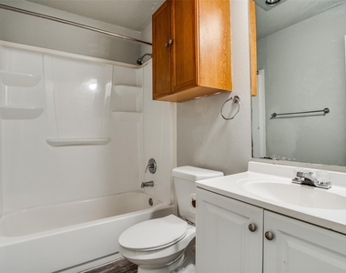106 Verna Spur - Photo Thumbnail 14