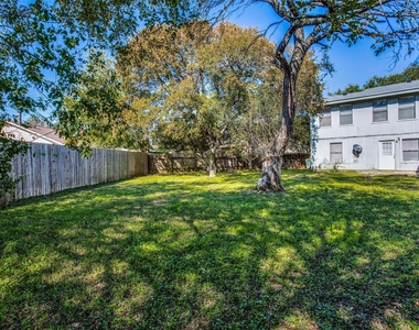 106 Verna Spur - Photo Thumbnail 23