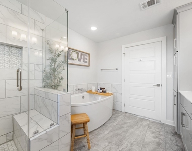 1417 Kramer Ln - Photo Thumbnail 15