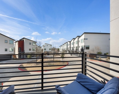 1417 Kramer Ln - Photo Thumbnail 21