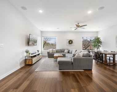 1417 Kramer Ln - Photo Thumbnail 3