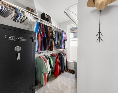 1417 Kramer Ln - Photo Thumbnail 18