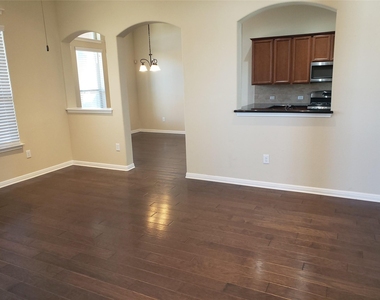 18509 Bassano Ave - Photo Thumbnail 7