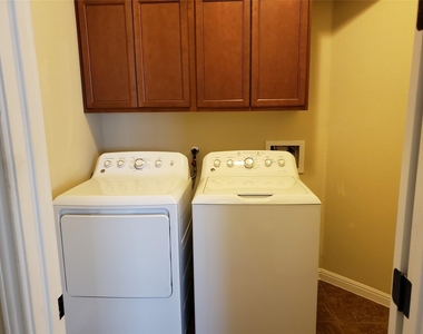 18509 Bassano Ave - Photo Thumbnail 22