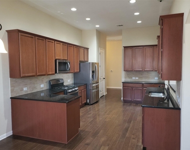 18509 Bassano Ave - Photo Thumbnail 9