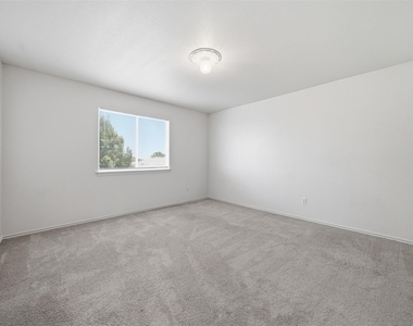 104 Carol Ave - Photo Thumbnail 19