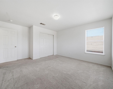 104 Carol Ave - Photo Thumbnail 18