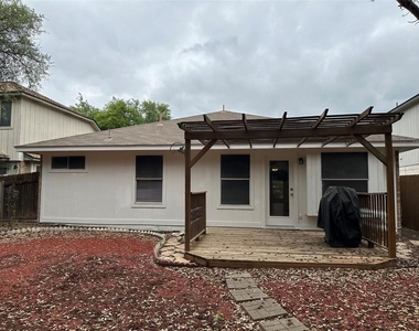 706 Luke Ln - Photo Thumbnail 16