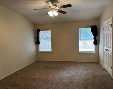 706 Luke Ln - Photo Thumbnail 6