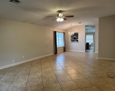 706 Luke Ln - Photo Thumbnail 1