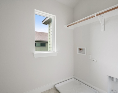 2709 Bristol Dr - Photo Thumbnail 10