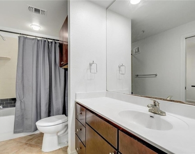 2505 San Gabriel St - Photo Thumbnail 8