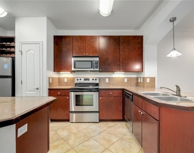 2505 San Gabriel St - Photo Thumbnail 5