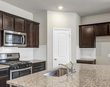 400 Barton Creek Ln - Photo Thumbnail 13