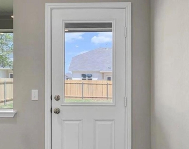 400 Barton Creek Ln - Photo Thumbnail 4