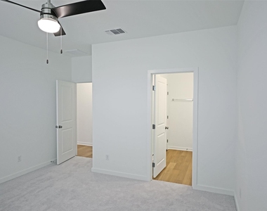 261 Elk Ave - Photo Thumbnail 16